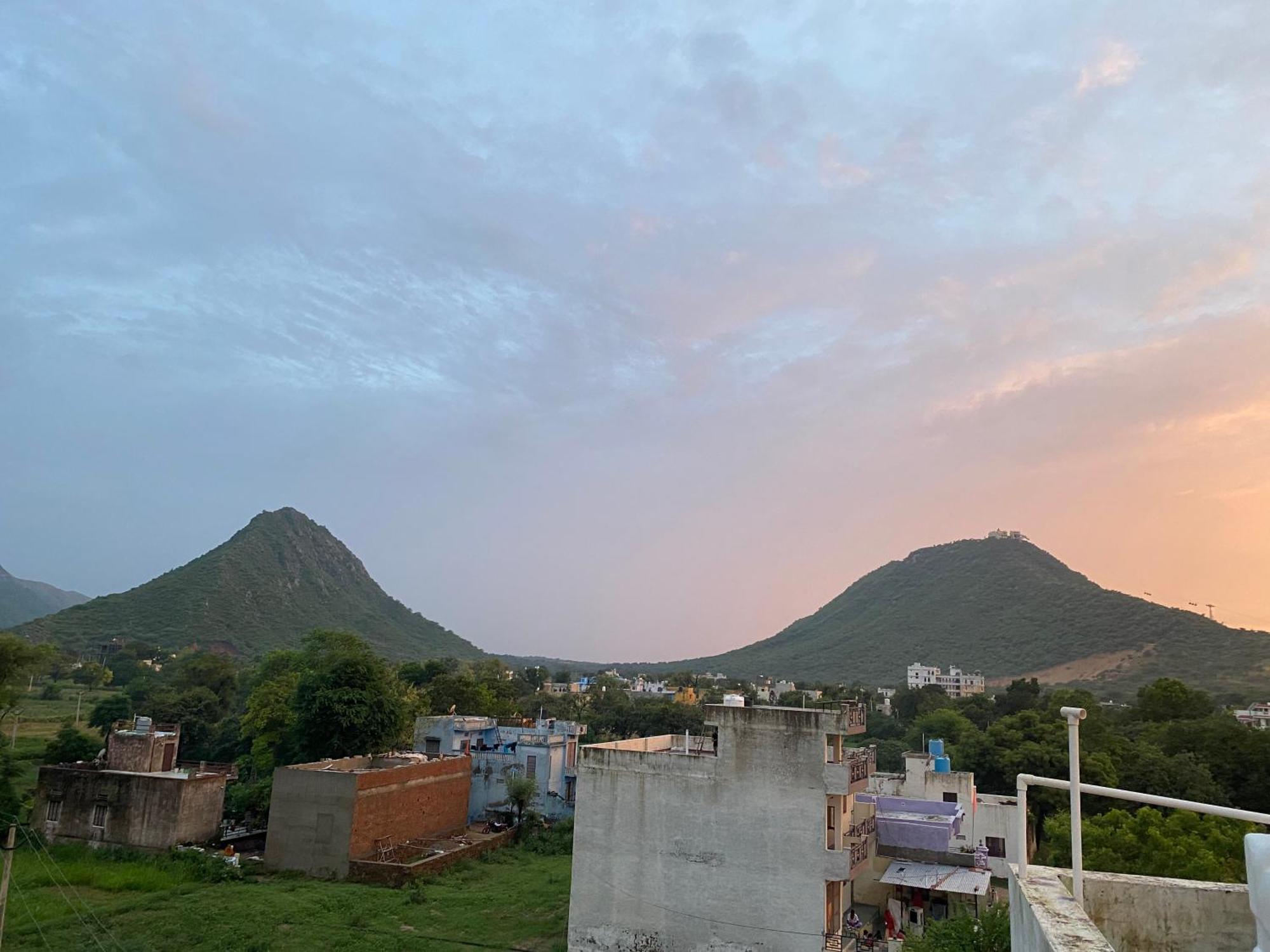 The Natural View พุชการ์ ภายนอก รูปภาพ
